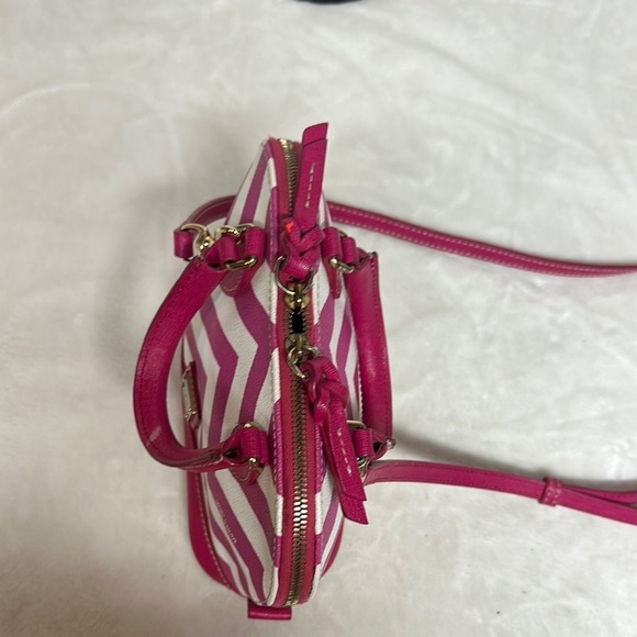 Dooney & Bourke Pink and White Crossbody Bag with Chevron Pattern - Picture 4 of 15